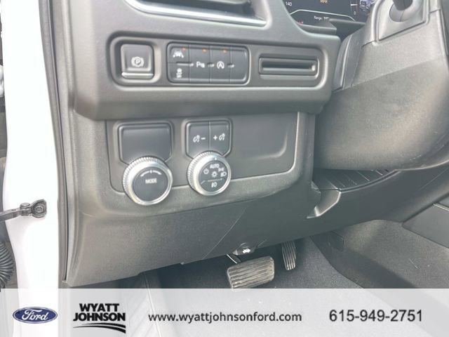 Used 2024 GMC Yukon SLT image 32