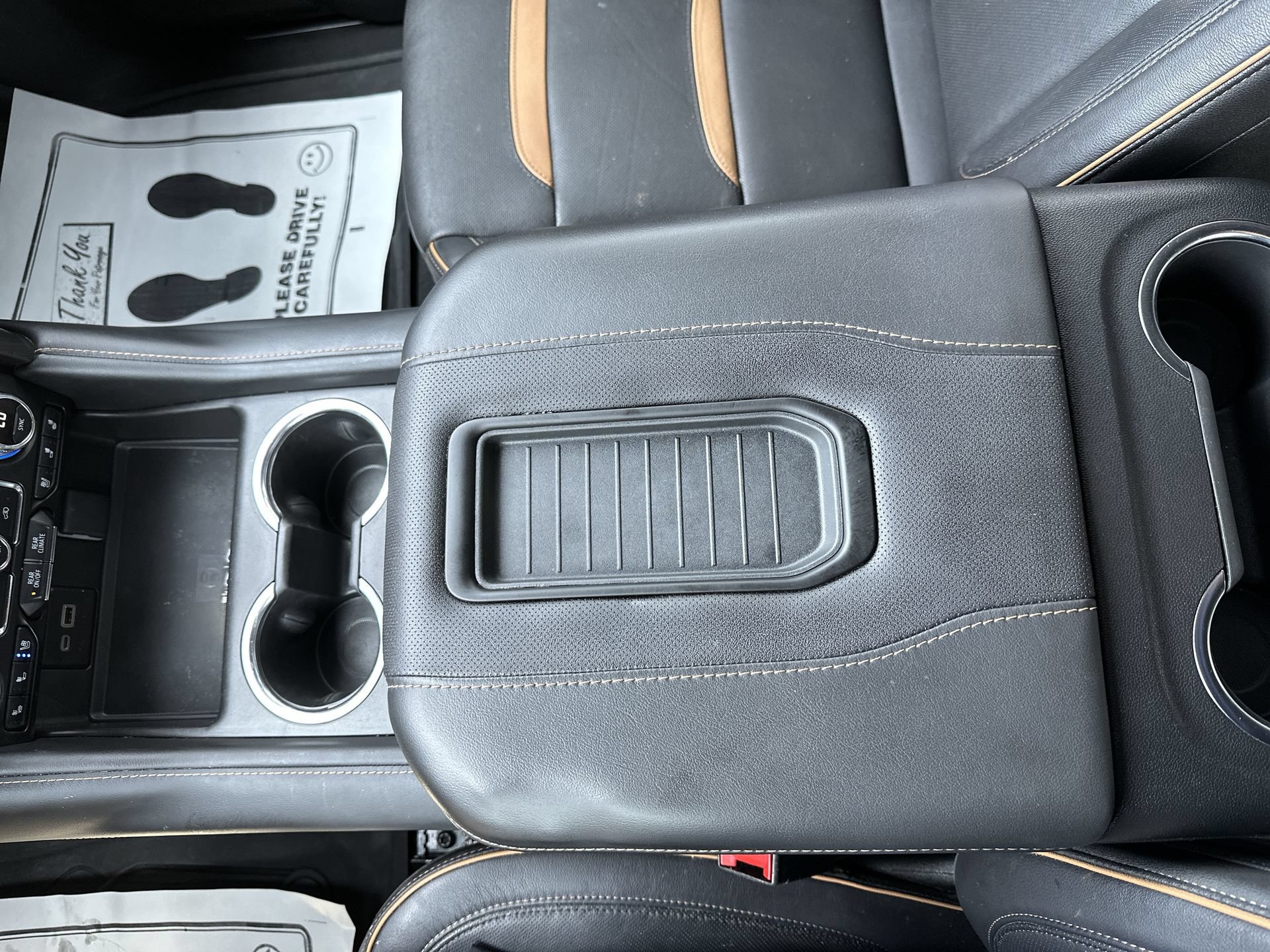 Used 2024 GMC Yukon AT4 w/ Technology Package AWD/4WD image 21