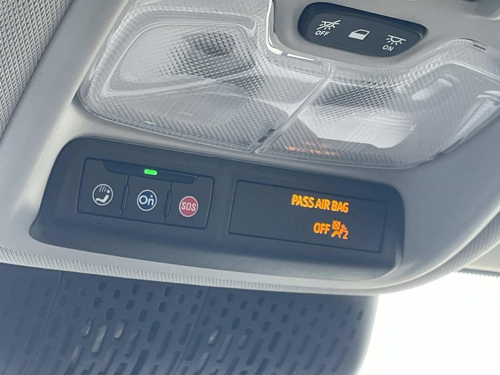 New 2027 Chevrolet Bolt RS w/ Technology Package FWD image 31