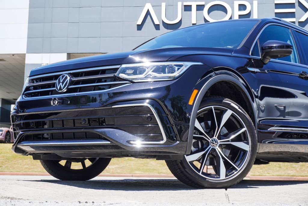 Used 2022 Volkswagen Tiguan SEL R-Line AWD/4WD image 2