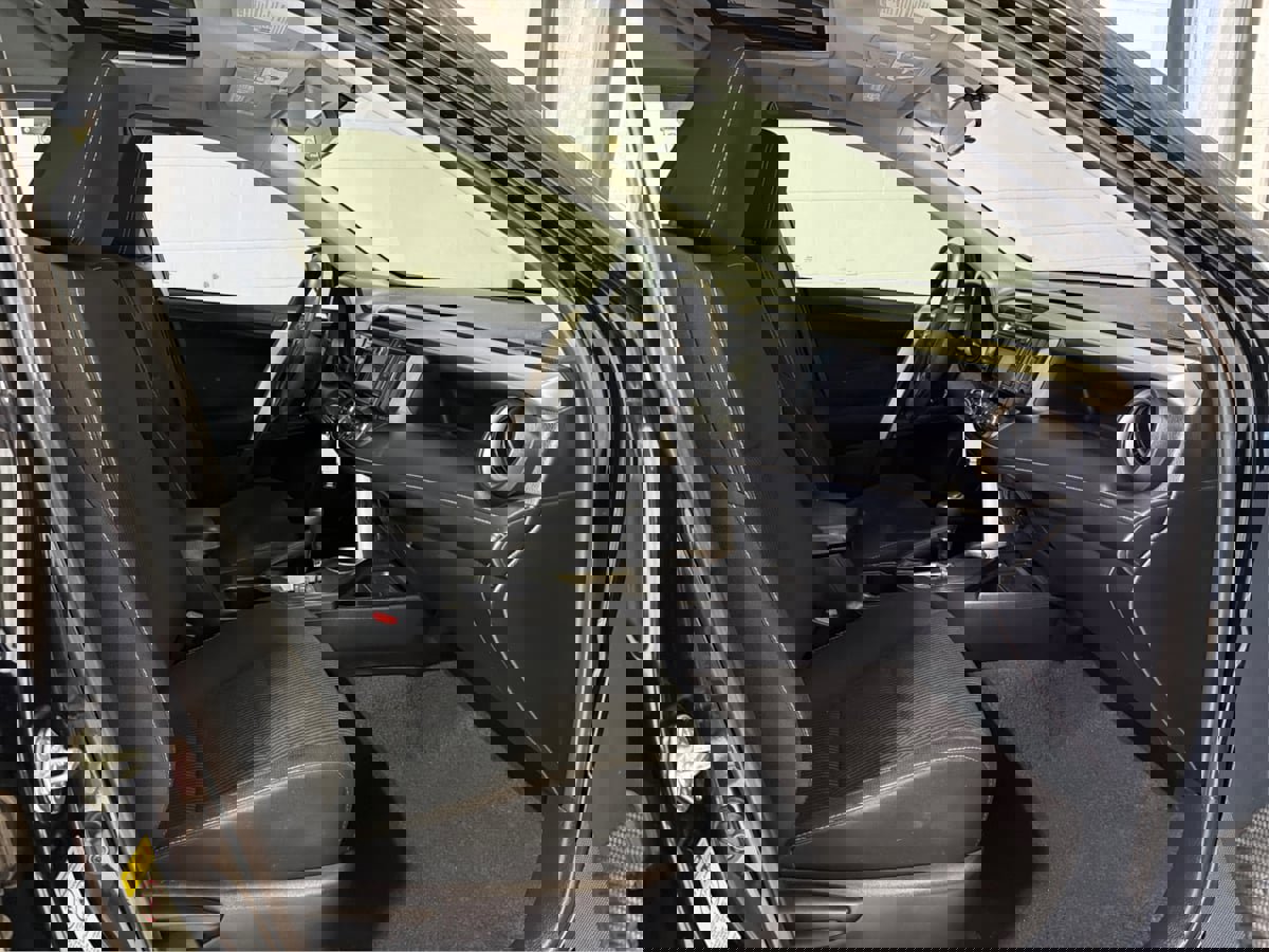 Used 2013 Toyota RAV4 XLE AWD/4WD image 14