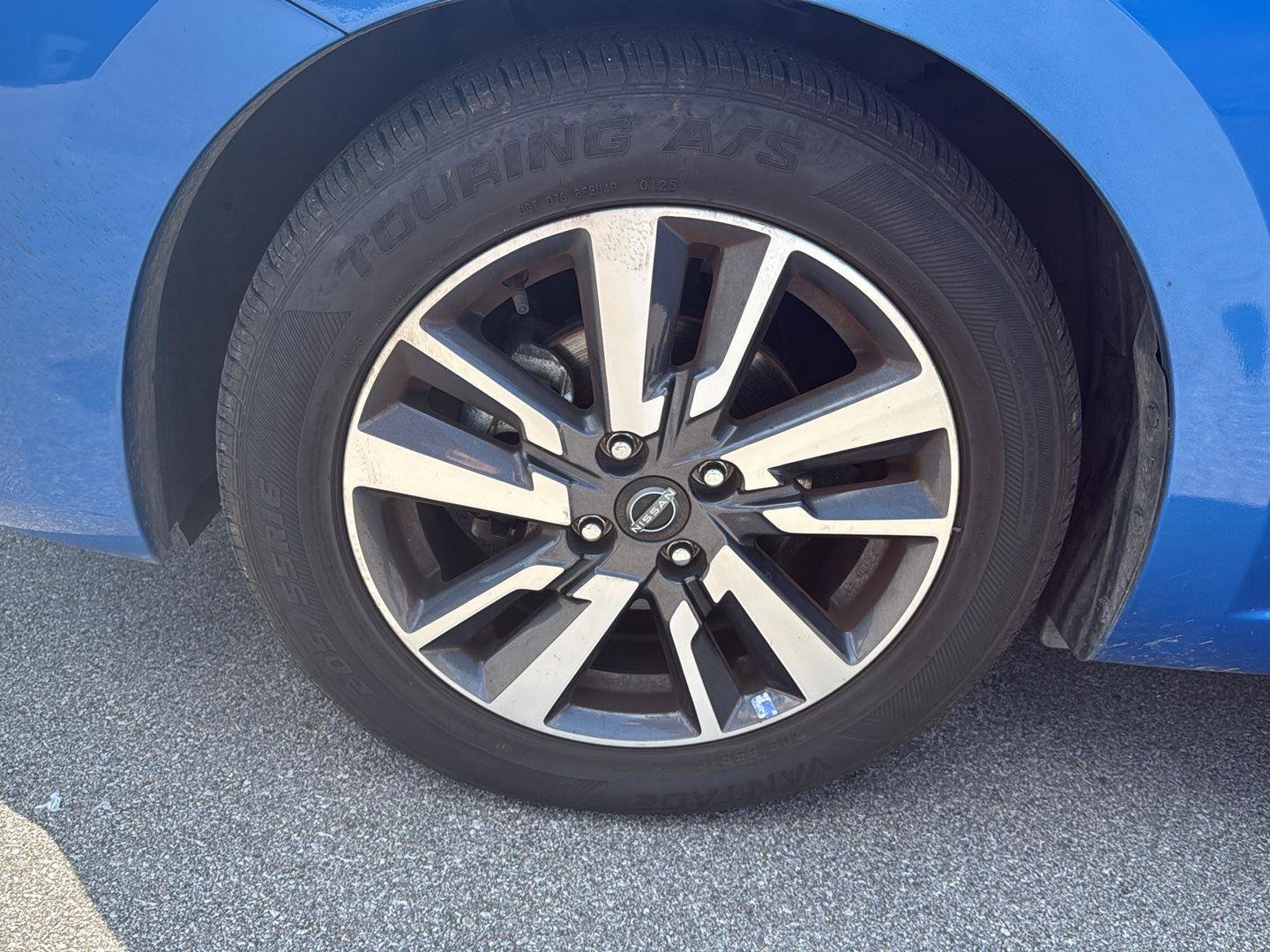 Used 2024 Nissan Versa SV FWD image 15