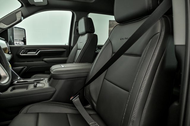 New 2026 GMC Sierra 2500 Denali w/ Denali Reserve Package image 7