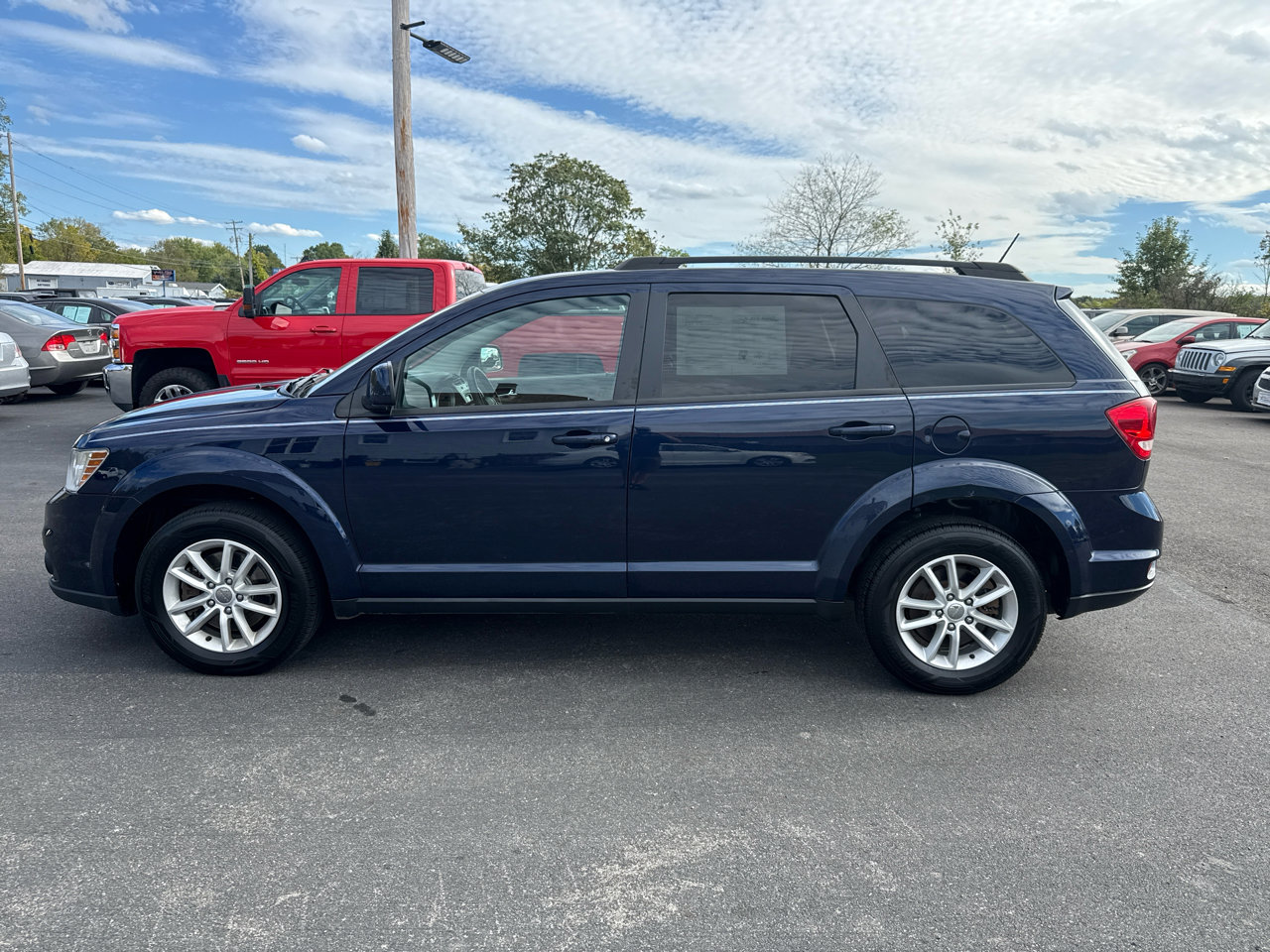 Used 2017 Dodge Journey SXT w/ Comfort/Convenience Group image 3