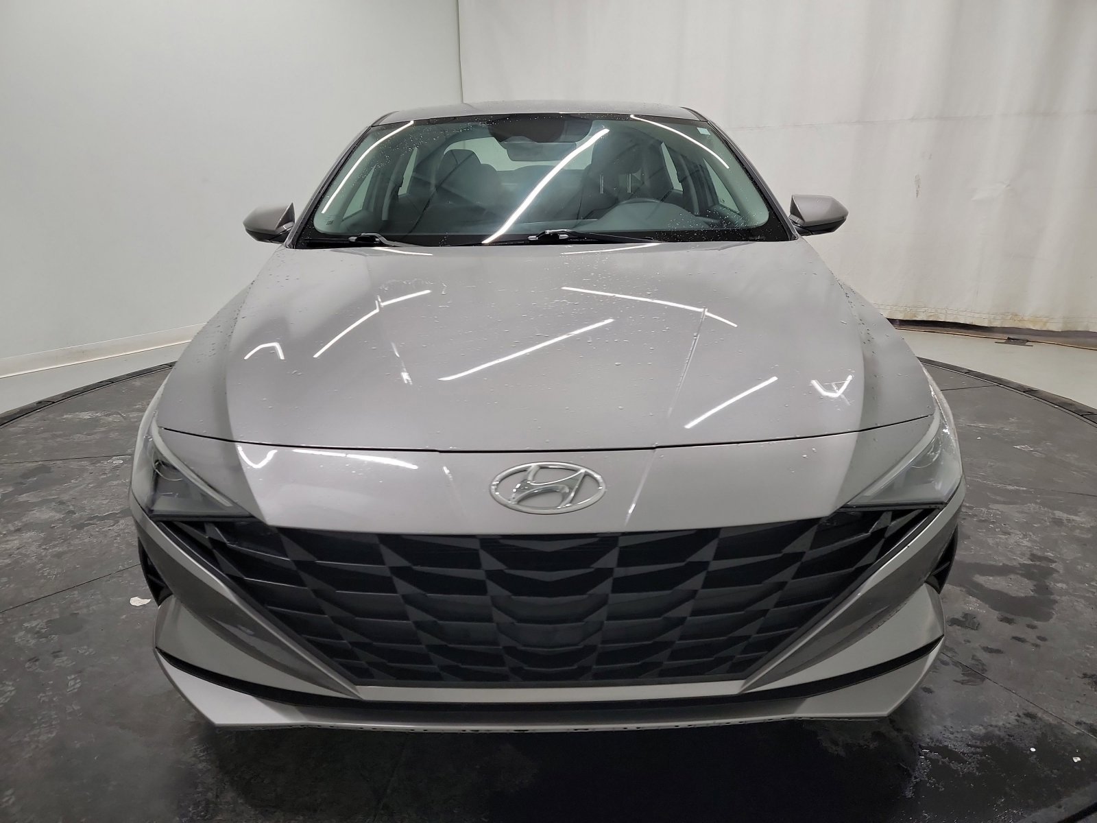 Used 2021 Hyundai Elantra SE w/ Cargo Package image 2