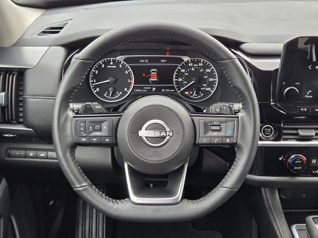 Certified 2024 Nissan Pathfinder SL w/ Black Appearance Package image 15