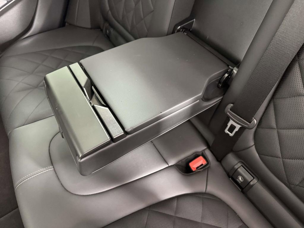 Used 2025 BMW X5 xDrive50e w/ Premium Package image 33