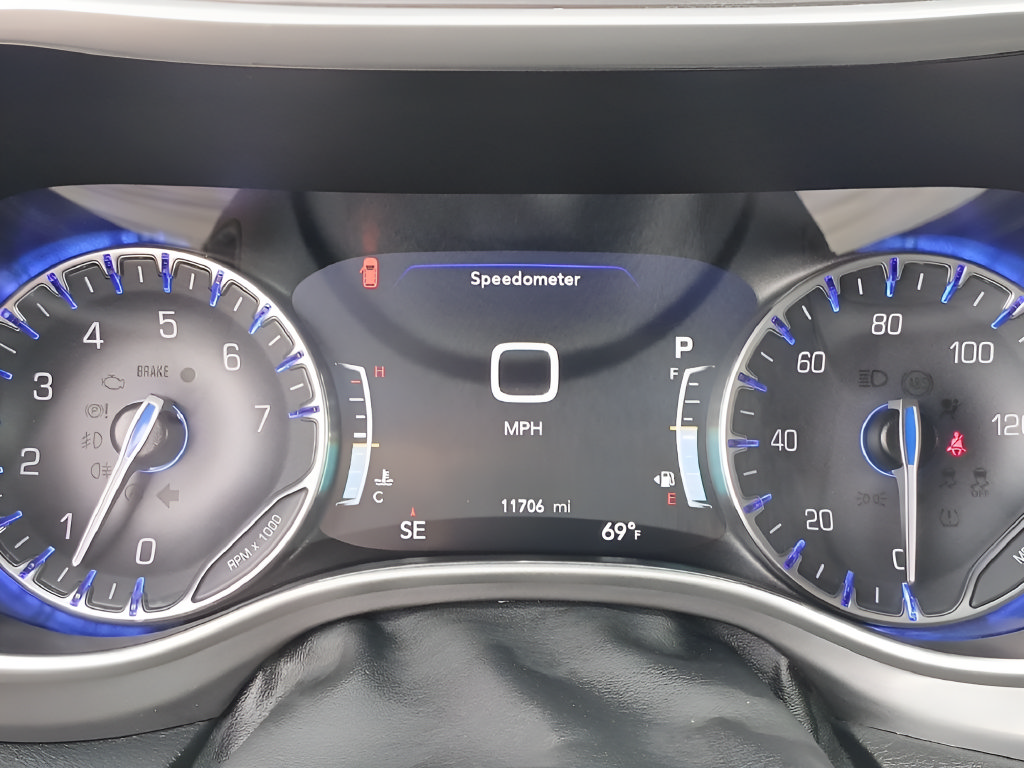 Used 2026 Chrysler Pacifica Select FWD image 16