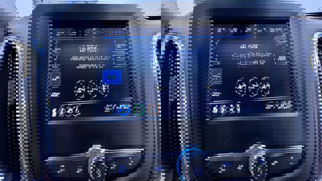 Used 2021 Chevrolet Equinox LT image 25