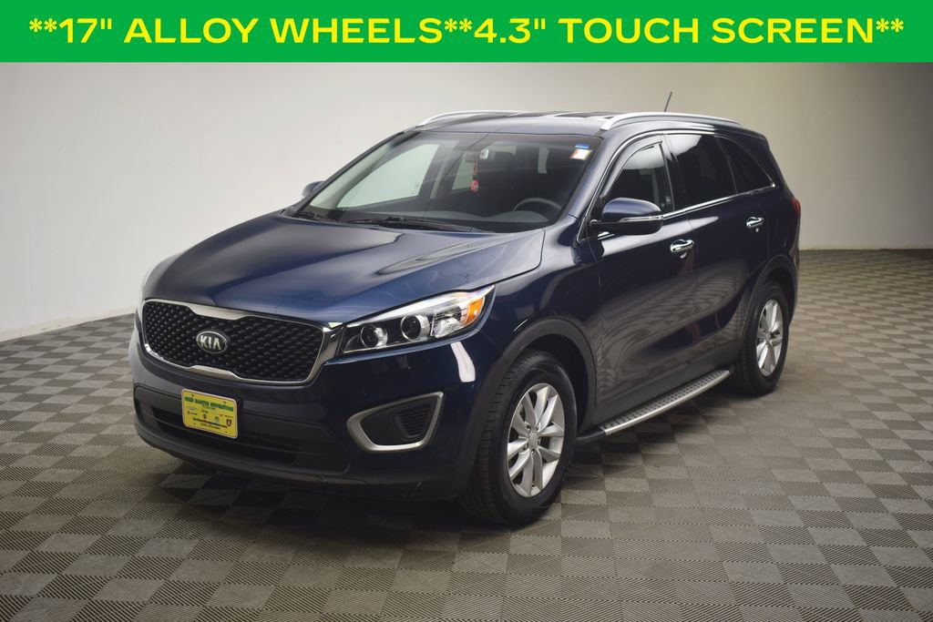 Used 2016 Kia Sorento LX image 2