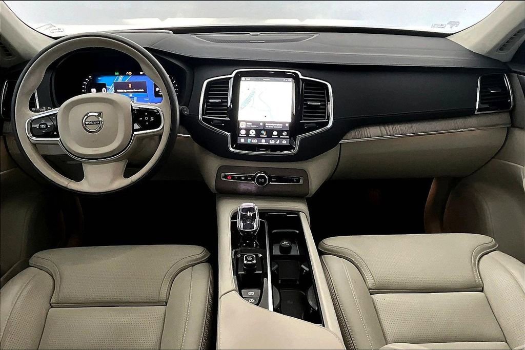 Used 2024 Volvo XC90 B6 Ultimate w/ Lounge Package image 19