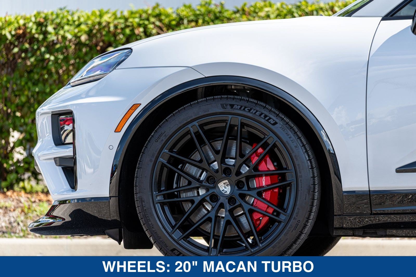 Used 2025 Porsche Macan Turbo Electric AWD/4WD image 37