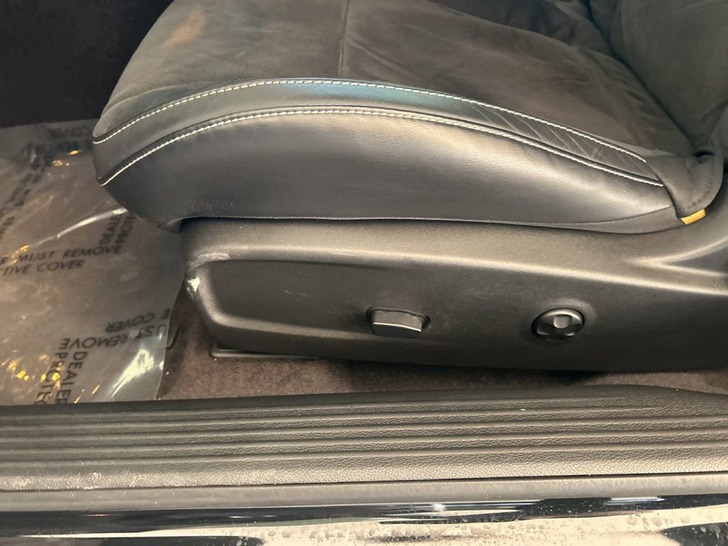 Used 2015 Dodge Challenger SRT Hellcat image 39