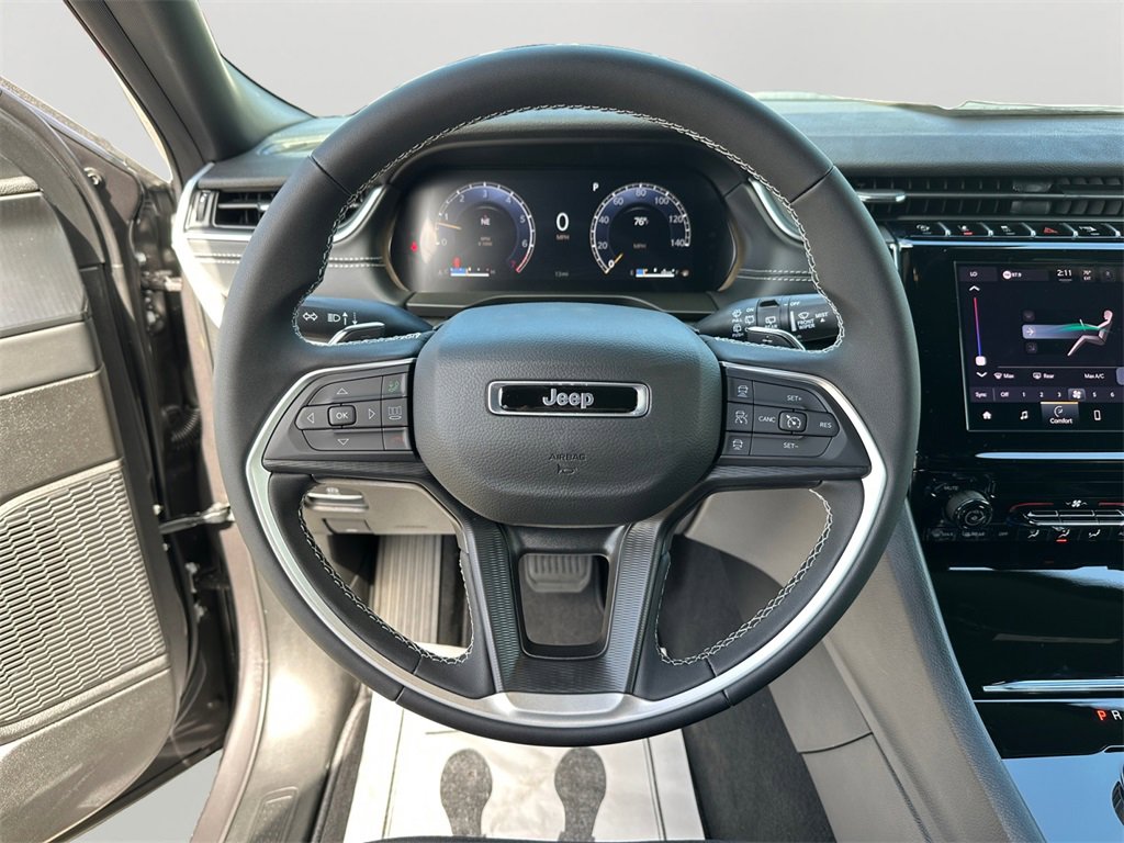 New 2025 Jeep Grand Cherokee Laredo w/ Trailer Tow Package image 19