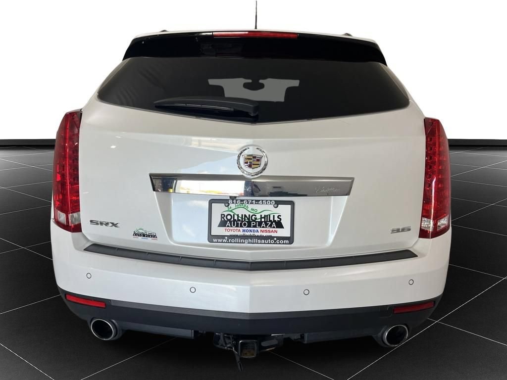 Used 2016 Cadillac SRX Luxury FWD image 4