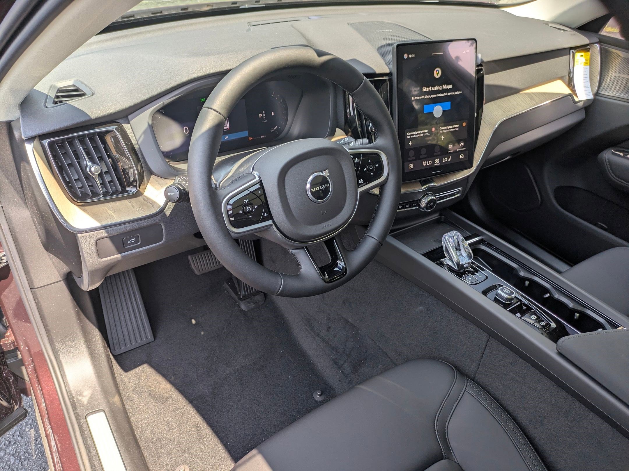 New 2026 Volvo XC60 B5 Plus w/ Protection Package Premier image 9