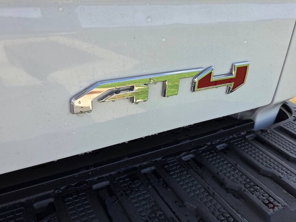 Used 2023 GMC Sierra 1500 AT4 w/ AT4 Premium Package AWD/4WD image 11