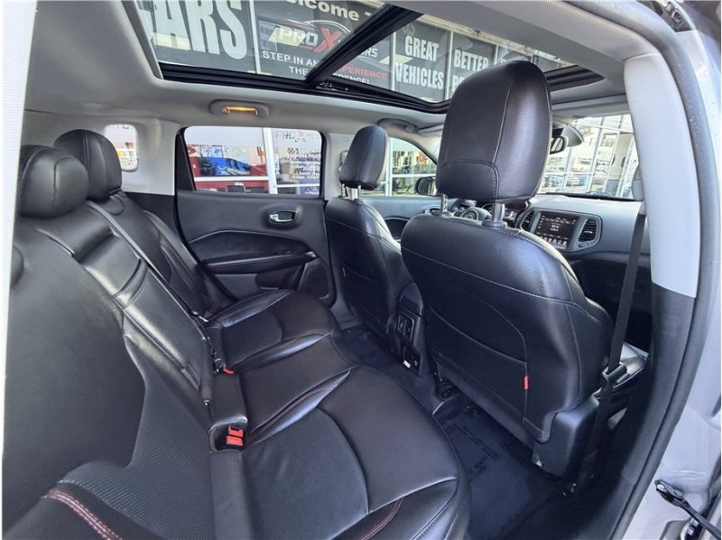Used 2019 Jeep Compass Trailhawk w/ Leather Interior Group AWD/4WD image 25