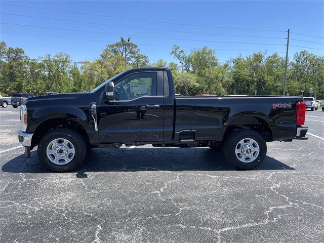 Used 2025 Ford F350 XLT w/ FX4 Off-Road Package image 7