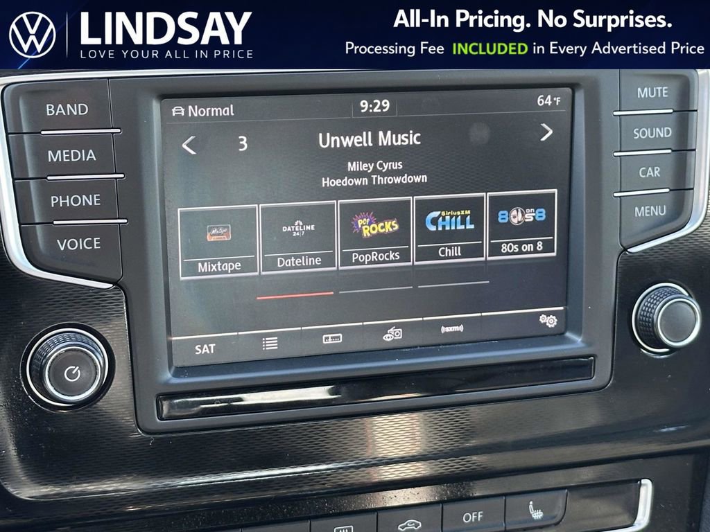 Used 2017 Volkswagen GTI SE image 16