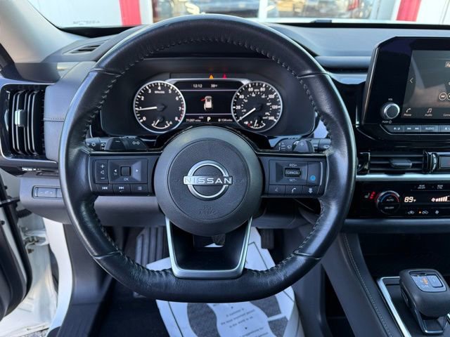 Used 2022 Nissan Pathfinder SV image 18