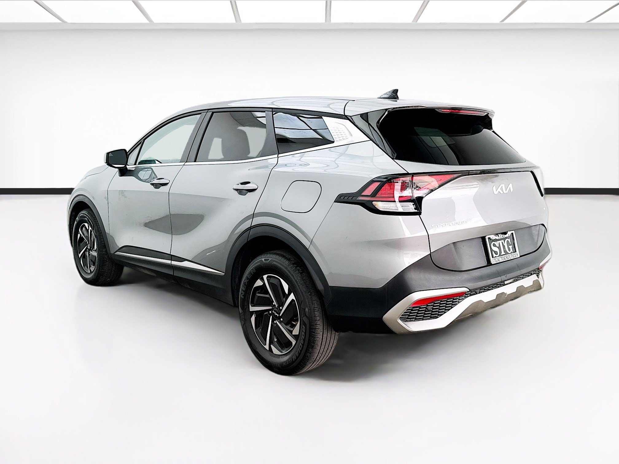 Used 2024 Kia Sportage LX AWD/4WD image 6