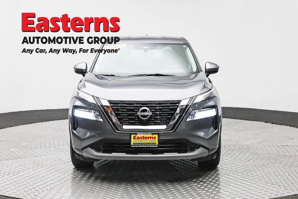 Used 2023 Nissan Rogue SV AWD/4WD image 2