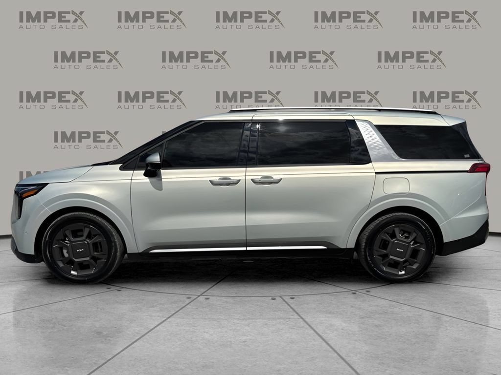 Used 2025 Kia Carnival SX FWD image 2
