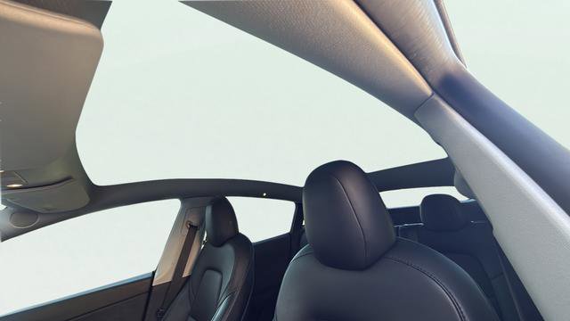Used 2022 Tesla Model Y Long Range image 15