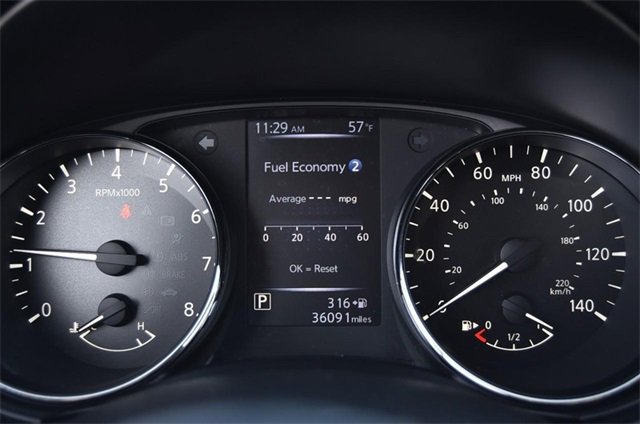 Used 2018 Nissan Rogue Sport SV w/ SV Technology Package image 12