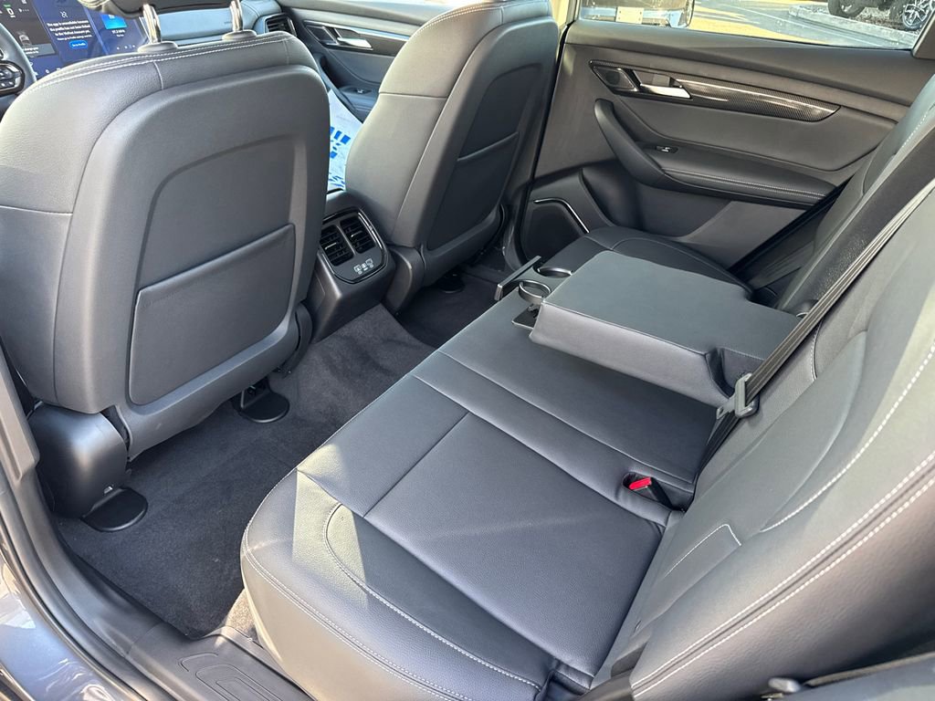 New 2025 VinFast VF 8 Eco AWD/4WD image 17