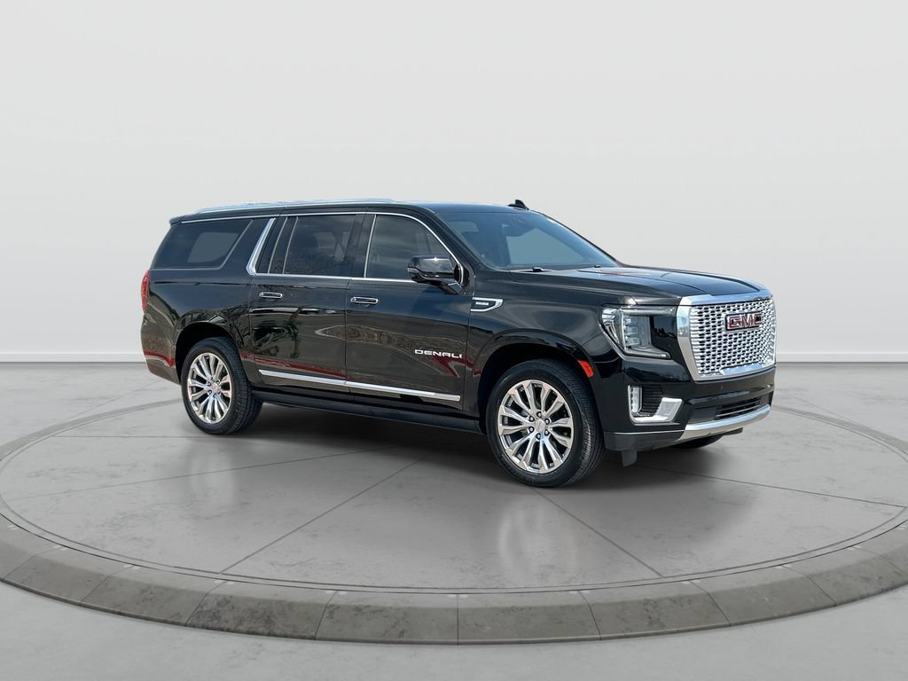 Used 2023 GMC Yukon XL Denali w/ Max Trailering Package AWD/4WD image 2