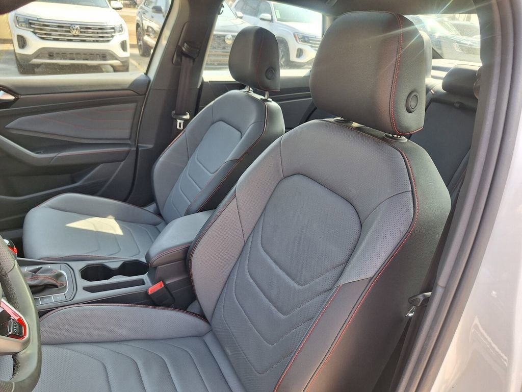 Used 2025 Volkswagen Jetta GLI Autobahn image 11