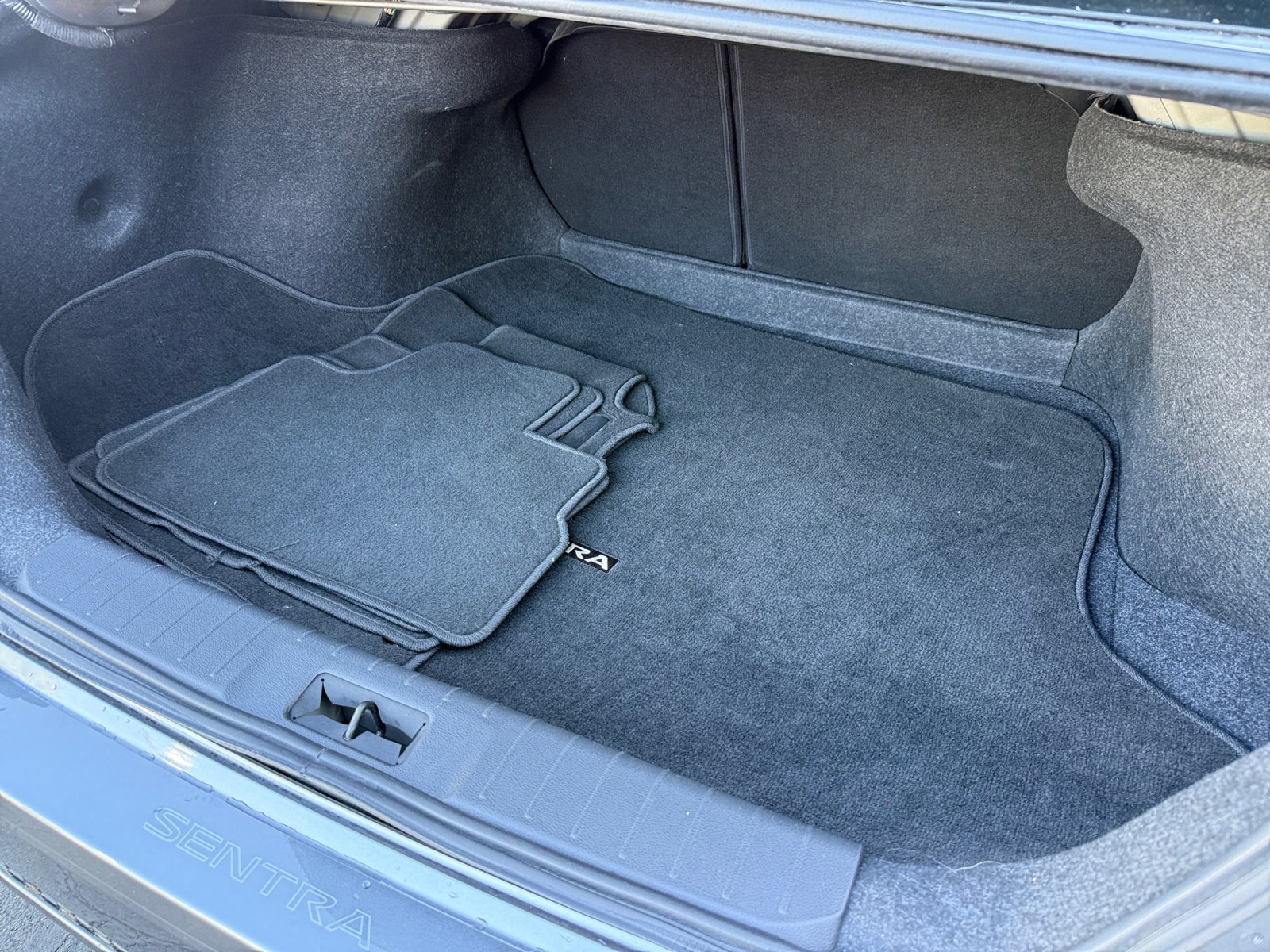 Used 2025 Nissan Sentra SV image 17