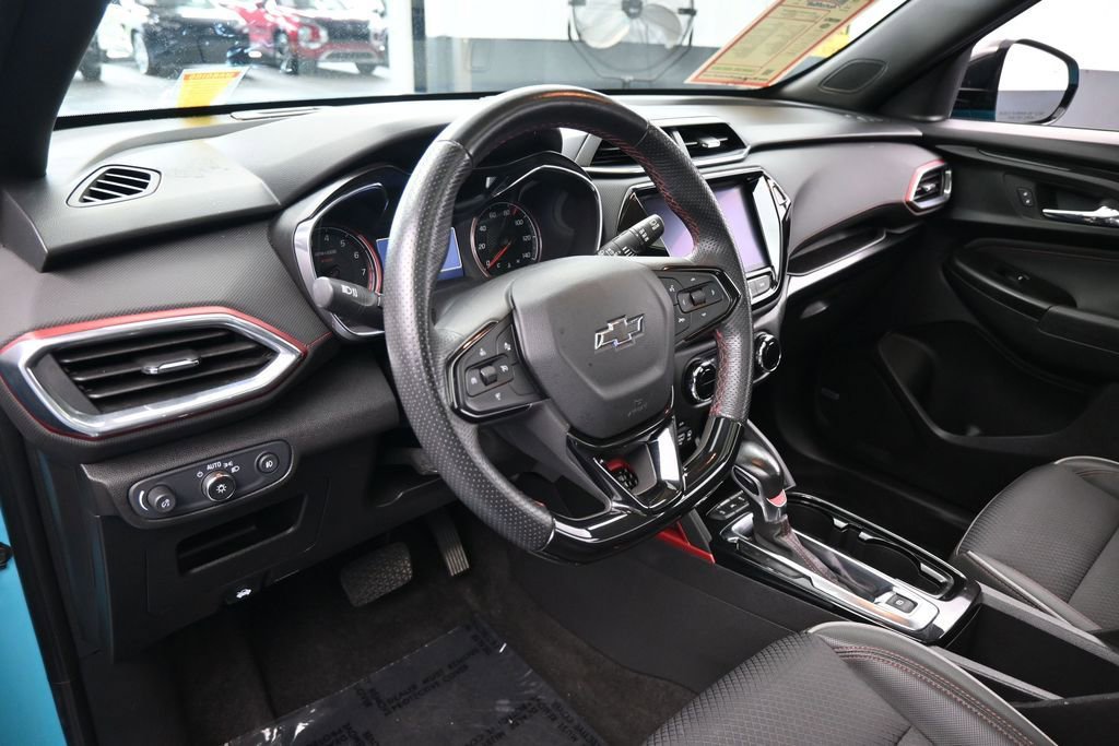 Used 2021 Chevrolet TrailBlazer RS w/ Sun and Liftgate Package FWD image 10