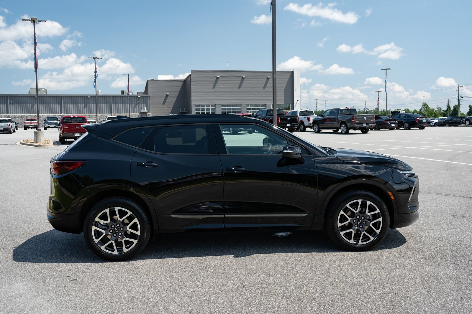 Used 2025 Chevrolet Blazer RS FWD image 11