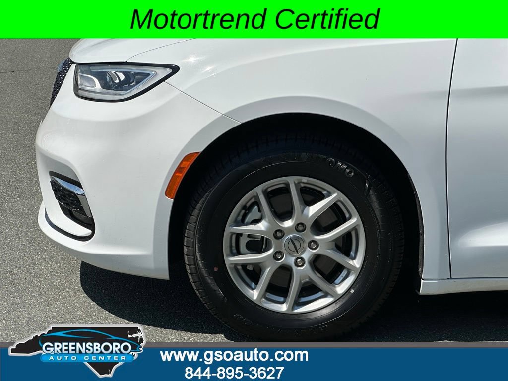 Used 2024 Chrysler Pacifica Touring-L FWD image 35