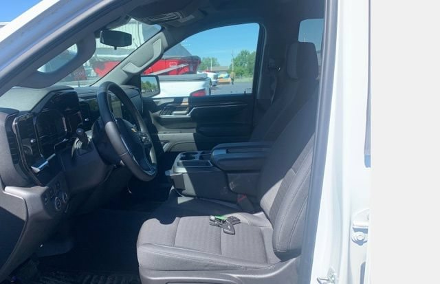 Used 2024 Chevrolet Silverado 1500 LT AWD/4WD image 5