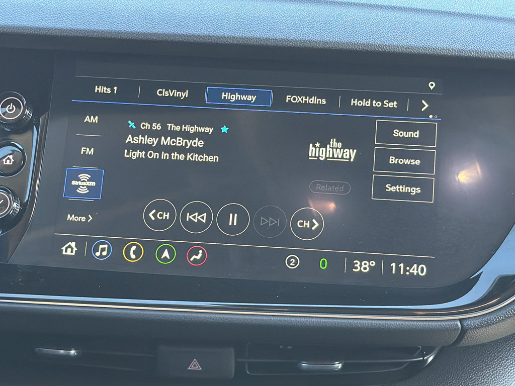 Used 2023 Buick Envision Avenir image 15