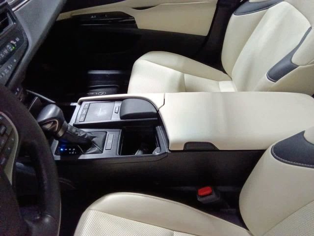 Used 2022 Lexus ES 250 w/ Premium Package image 17