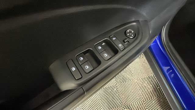 Certified 2025 Hyundai Venue SE FWD image 10