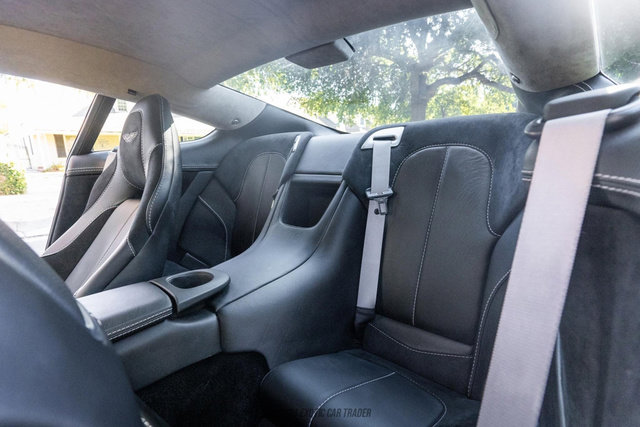 Used 2014 Aston Martin Vanquish Coupe image 35