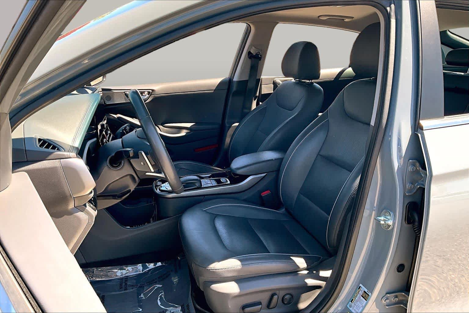 Used 2021 Hyundai Ioniq Limited FWD image 7