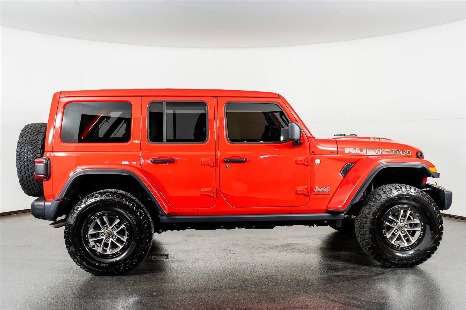 Used 2024 Jeep Wrangler Unlimited Rubicon 392 AWD/4WD image 5