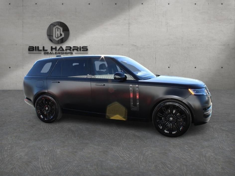Used 2023 Land Rover Range Rover Long Wheelbase Autobiography image 9