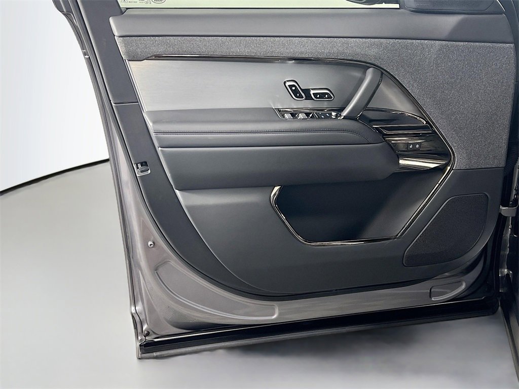 Certified 2024 Land Rover Range Rover Sport Dynamic SE image 18