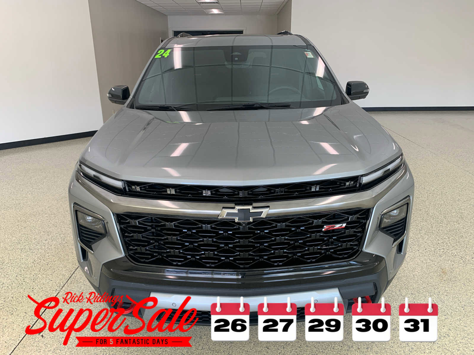 Used 2024 Chevrolet Traverse Z71 w/ Enhanced Driving Package image 2