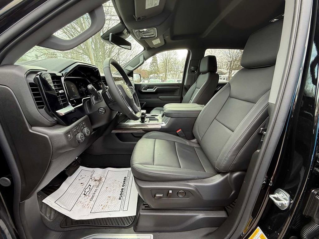 New 2026 Chevrolet Silverado 1500 LTZ w/ Z71 Off-Road Package AWD/4WD image 18