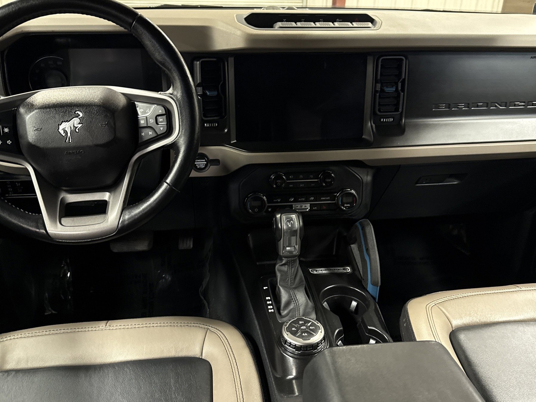 Used 2023 Ford Bronco Wildtrak image 19