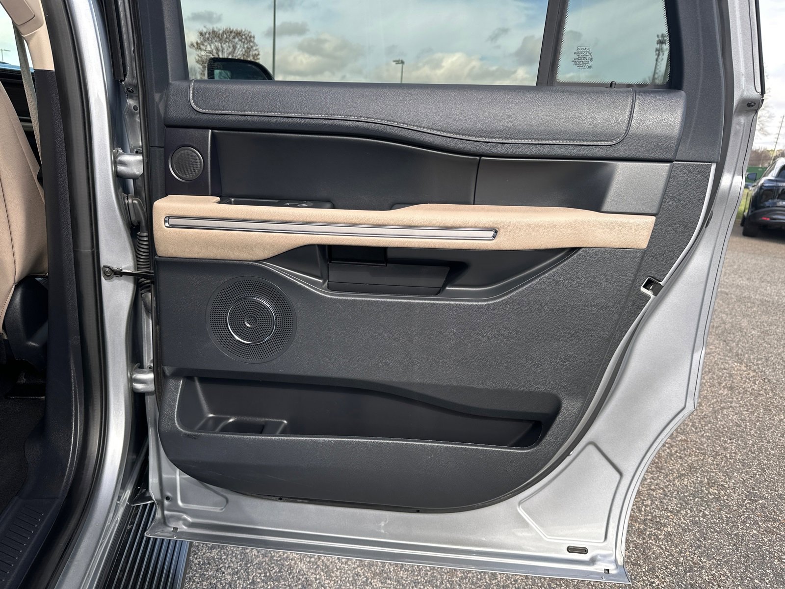 Used 2024 Ford Expedition Max Limited image 17